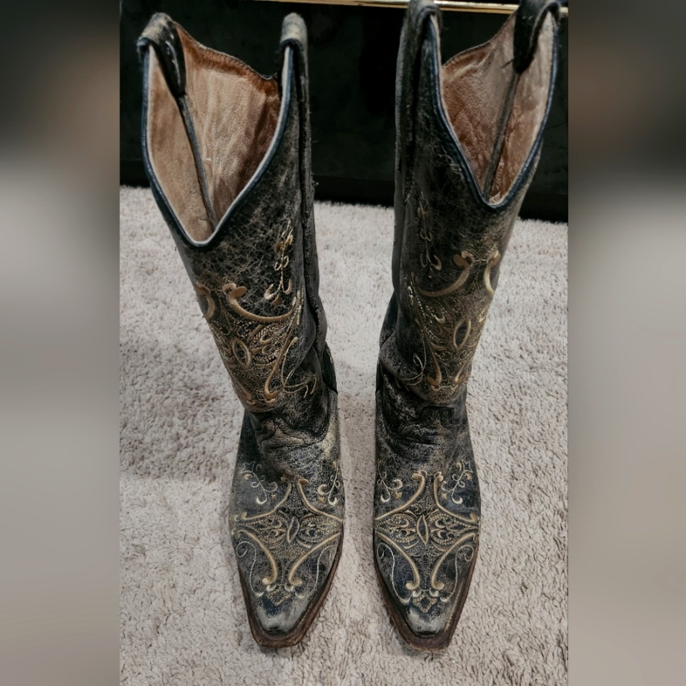 EUC Corral Cowboy Boots Circle G Embroidered Black Leather